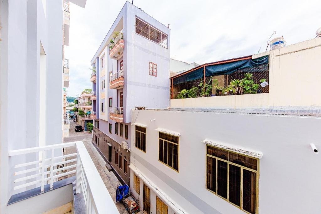 Hotel Oyo 587 Trang Long Nha Trang Esterno foto