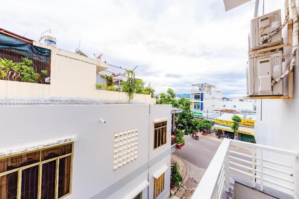 Hotel Oyo 587 Trang Long Nha Trang Esterno foto