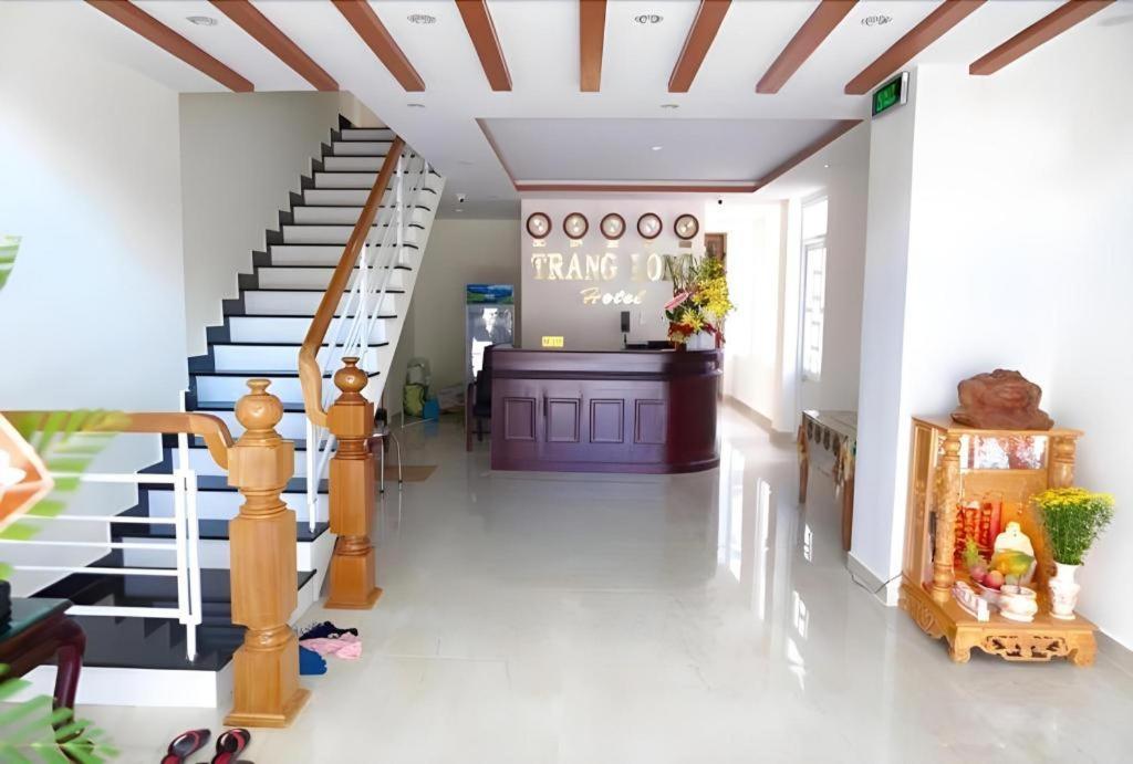 Hotel Oyo 587 Trang Long Nha Trang Esterno foto
